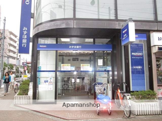 銀行　（株）みずほ銀行／綾瀬支店（銀行）まで820m
