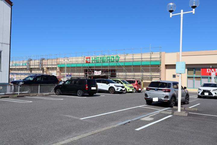 スーパー　平和堂穂積店（スーパー）まで242m