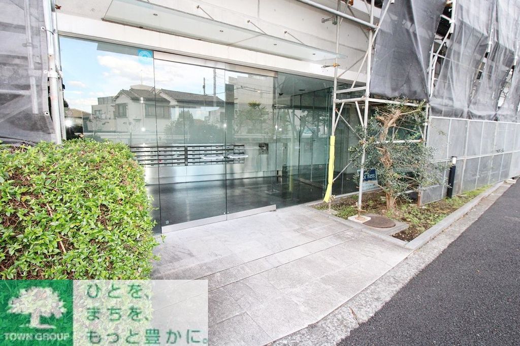 エントランス　部屋探しは株式会社　タウンハウジング　までお気軽にお問合せ…