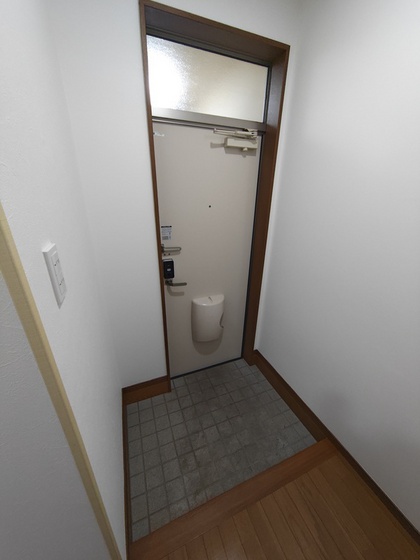 玄関　※他号室の写真です