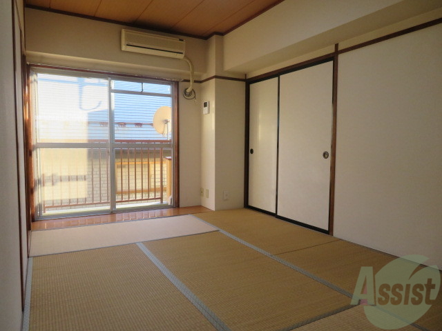 その他部屋・スペース　６．７帖の寝室です。シンプルで落ち着きのあるお部屋です