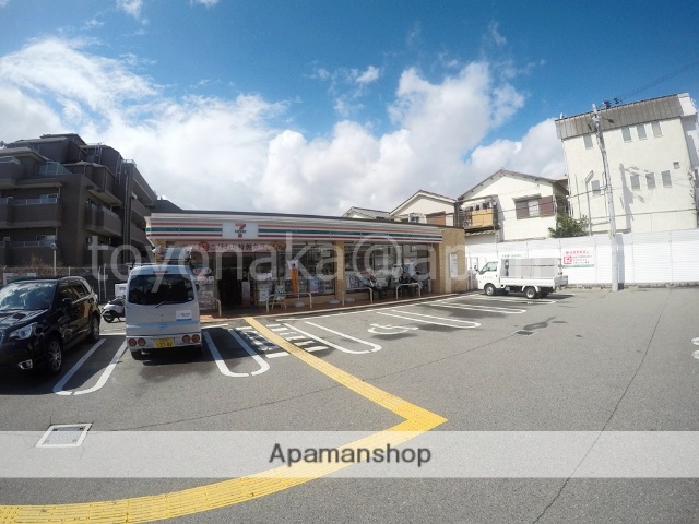 コンビニ　セブンイレブン（コンビニ）まで394m