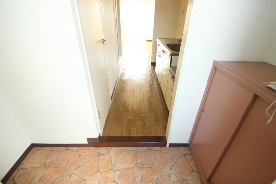 玄関　※他の号室の写真です。
