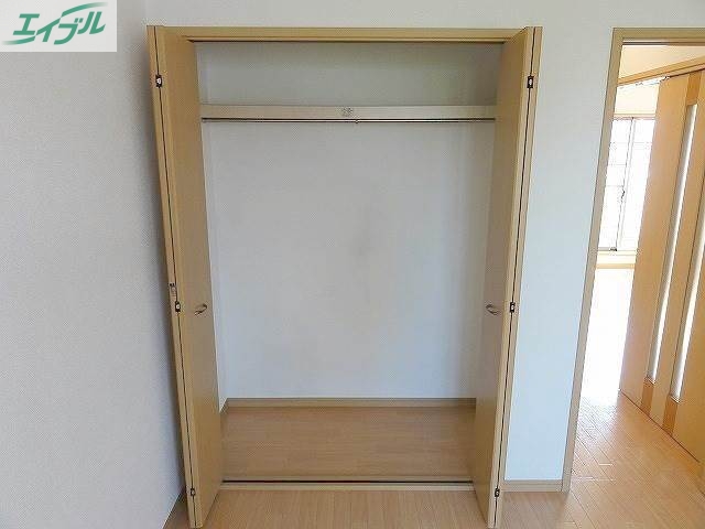 収納　クローゼット（別タイプ部屋写真）