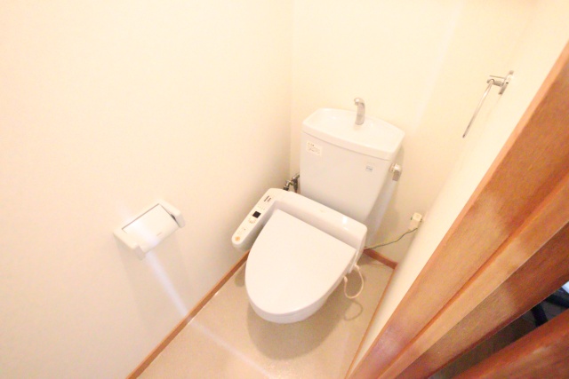 トイレ　※別室の参考写真の為、現況優先です。