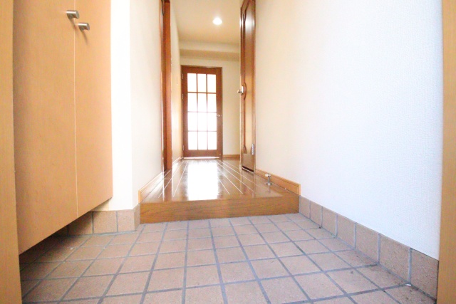 玄関　※別室の参考写真の為、現況優先です。