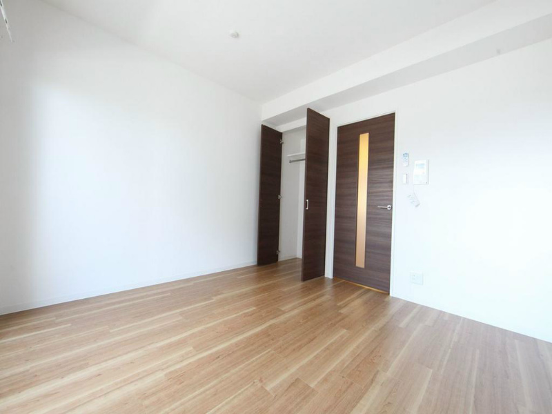 居室・リビング　洋室7.5帖　クローゼット付（収納充実してます）