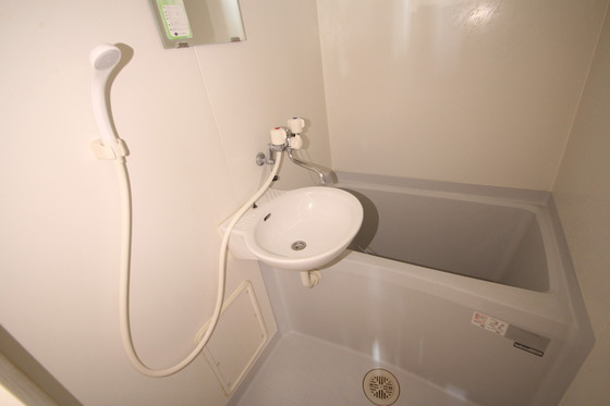洗面設備　※別号室の写真です