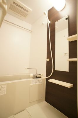 バス・シャワールーム　別のお部屋の写真です。