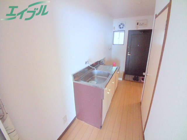 キッチン　同タイプ部屋写真です。