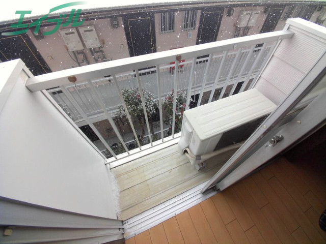 バルコニー　同タイプ部屋写真です。