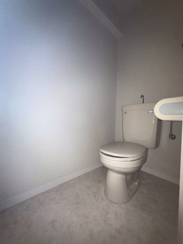 トイレ　※別号室反転写真