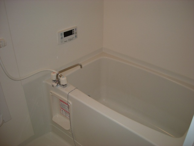 バス・シャワールーム　写真は別部屋の為現況と異なる場合がございます