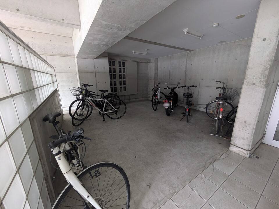 駐車場　駐輪場