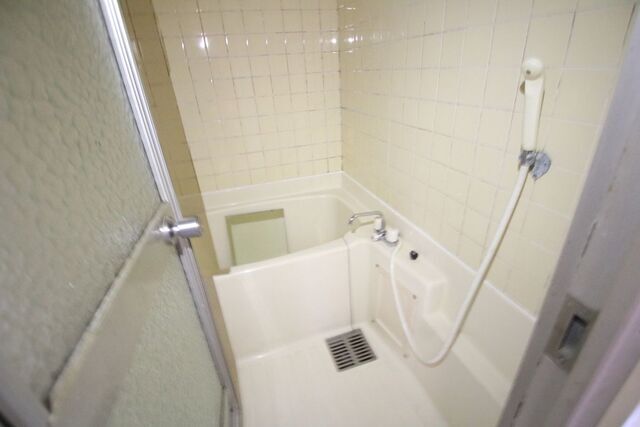 バス・シャワールーム　※別室の参考写真の為、現況優先です。