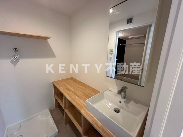 洗面設備　脱衣スペースもあります