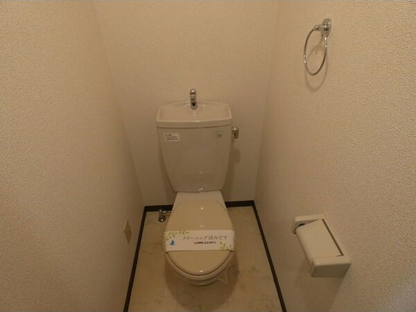 トイレ　シンプルで使いやすいトイレです