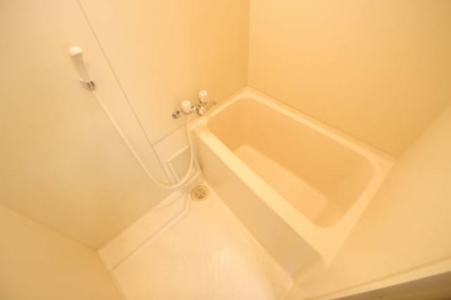 バス・シャワールーム　キレイなバスルームです。