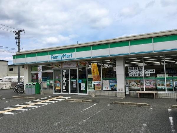 コンビニ　ファミリーマート鳥取湖山西店（コンビニ）まで246m