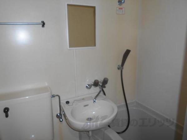 洗面設備　洗面でお湯もシャワーも使えるのは嬉しいですね
