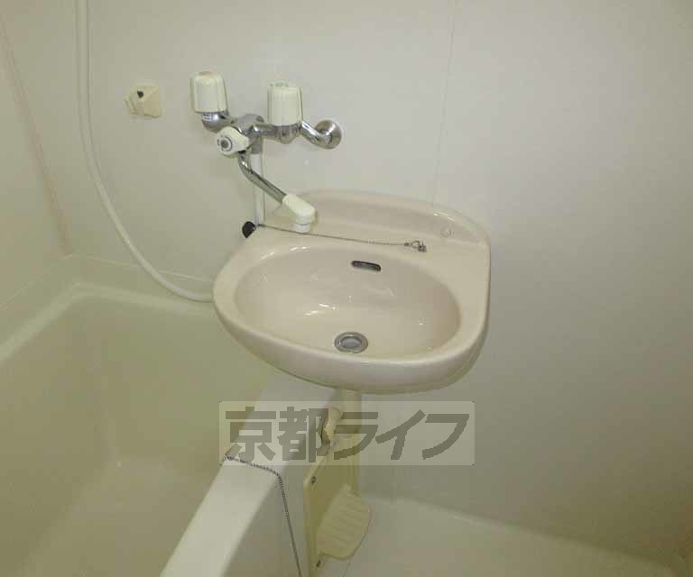 洗面設備　使いやすい洗面台です