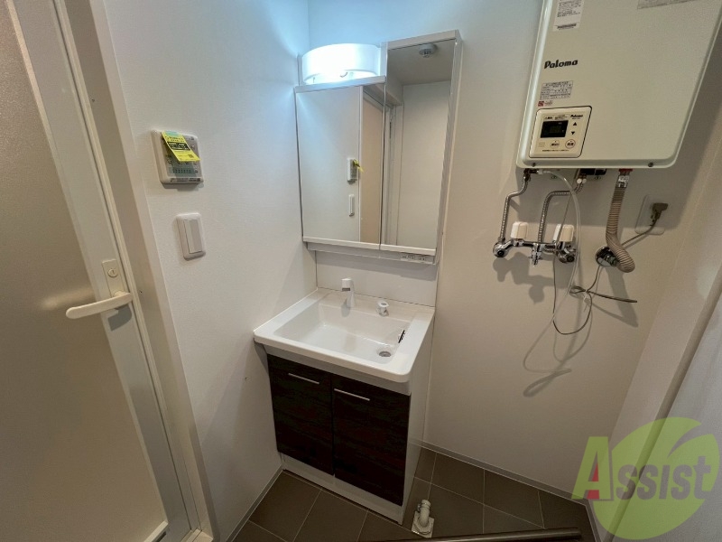 洗面設備　こちらに洗面台があります。朝の洗顔はこちらで。