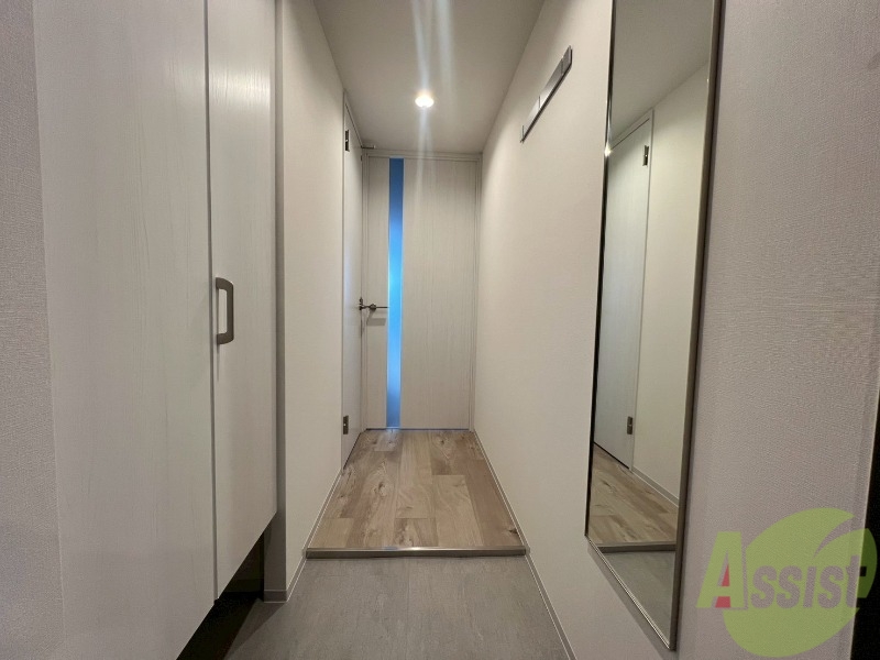 玄関　玄関の様子です。明るい印象ですね。気分もあがりそう。