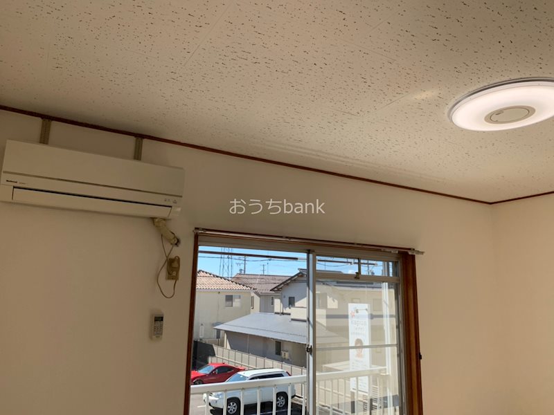 その他設備　室内は照明器具がついてます