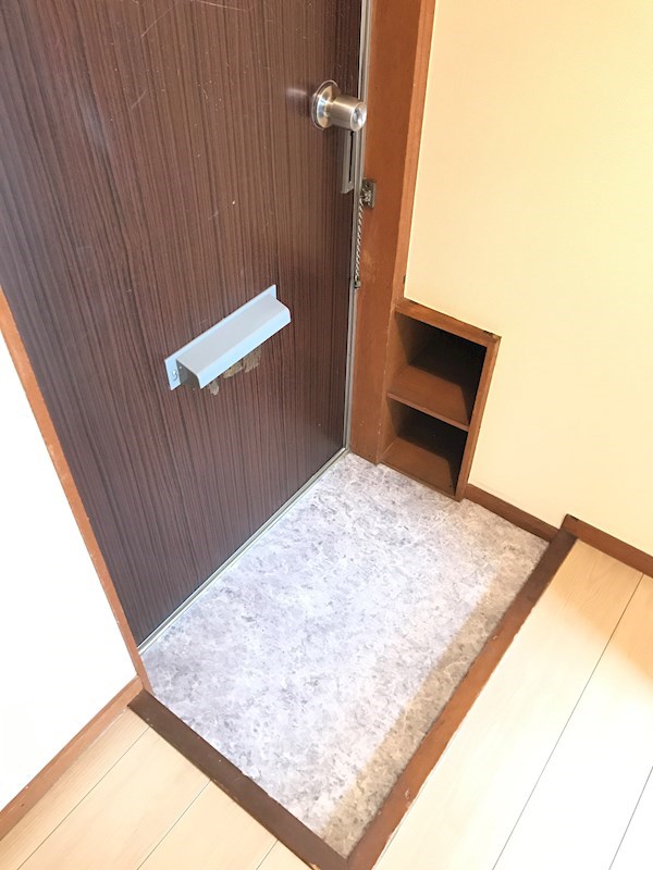 玄関　コンパクトな玄関