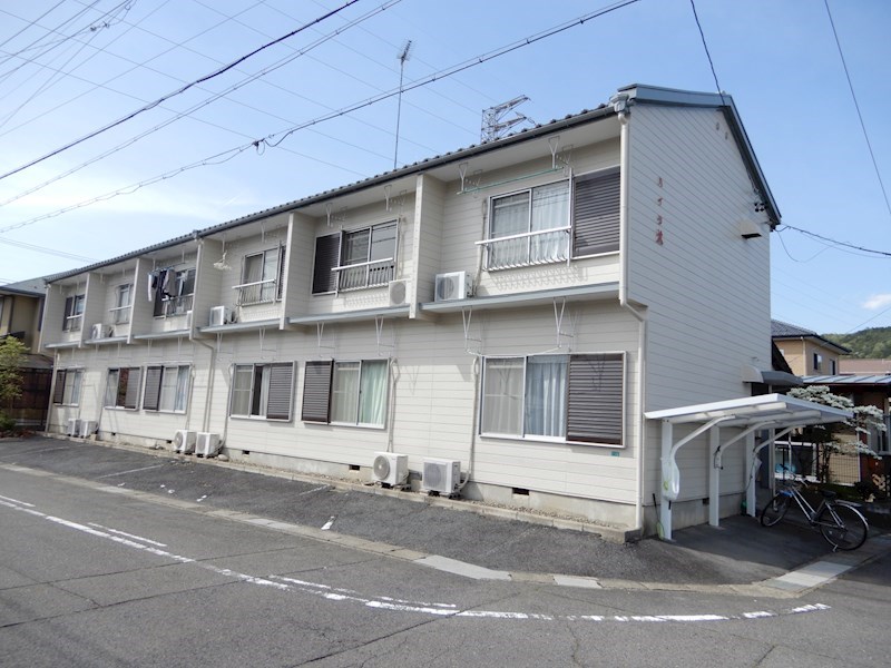 建物外観　南向きで日当りの良い物件です