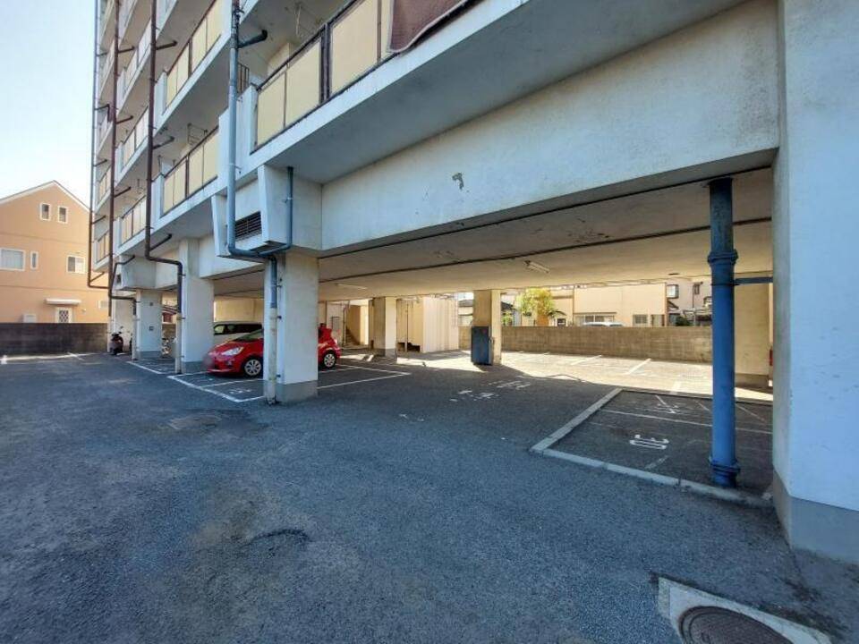 駐車場　駐車場