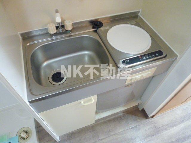キッチン　コンパクトなキッチンで掃除もラクラク
