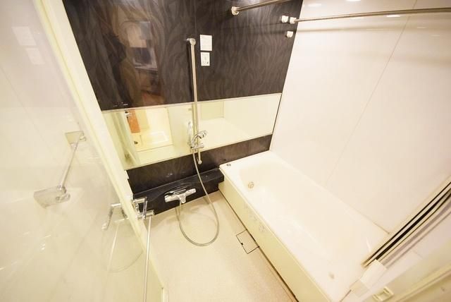 バス・シャワールーム　★追い焚き機能付きの浴室★