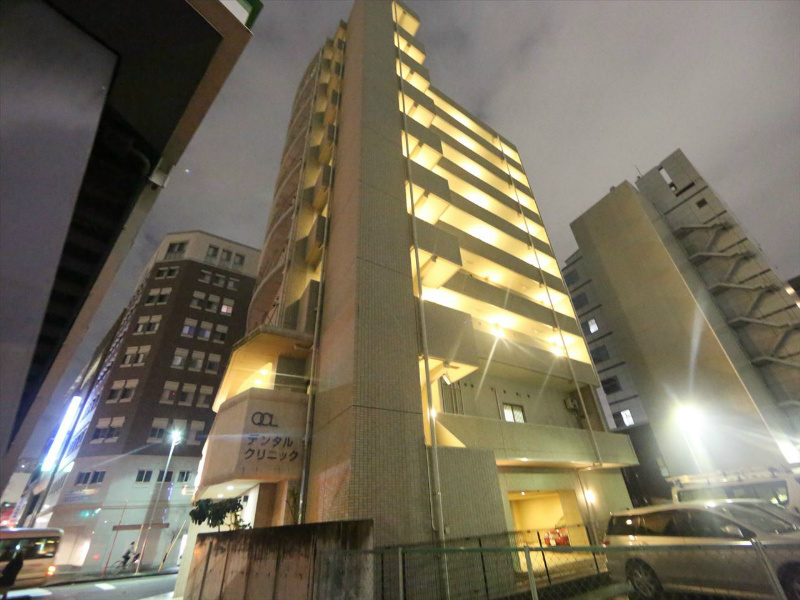 建物外観　外観　防犯カメラ付　オートロック　外壁タイル張り