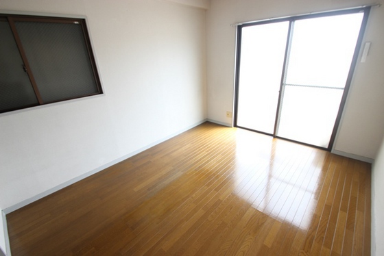 居室・リビング　※別部屋の写真です。