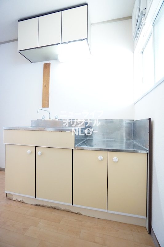 キッチン　ガスコンロ設置可☆作業もしやすい3.3帖のキッチンです☆