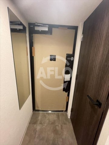 玄関　コンフォリア・リヴ博労町一丁目Q　玄関