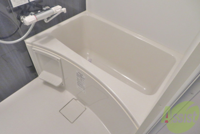 バス・シャワールーム　追い焚き機能が付いているのでいつでも温かいお風呂に入れますよ