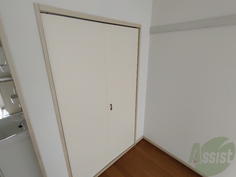 収納　収納は大きく、たくさんの物がしまえそうです。