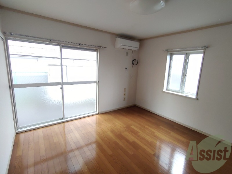 その他部屋・スペース　綺麗で家具もたくさん置けそうなリビングです。