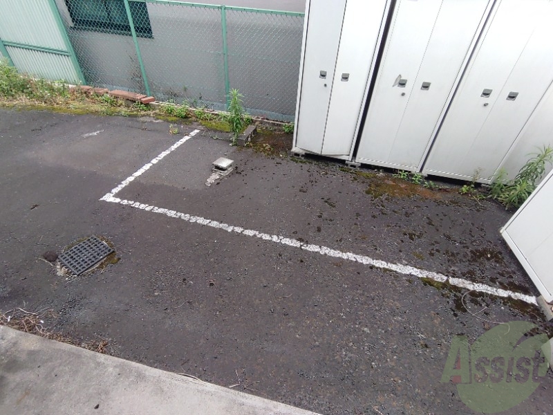 バルコニー　ベランダはよく日が当たり気持ちの良い空間です。