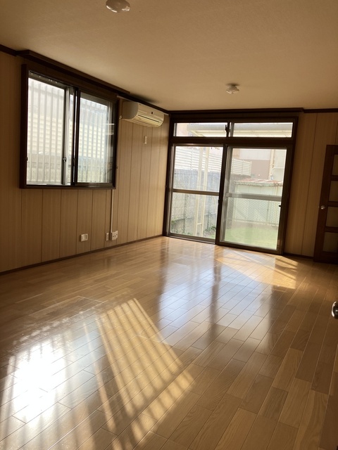 居室・リビング　リビング１３．５畳