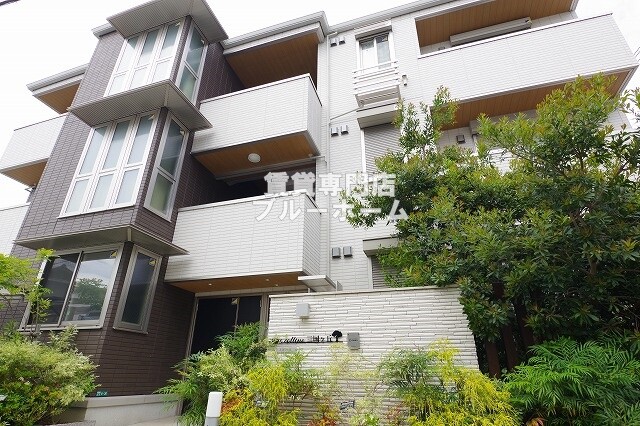 建物外観　軽量鉄骨造3階建てのきれいな物件！