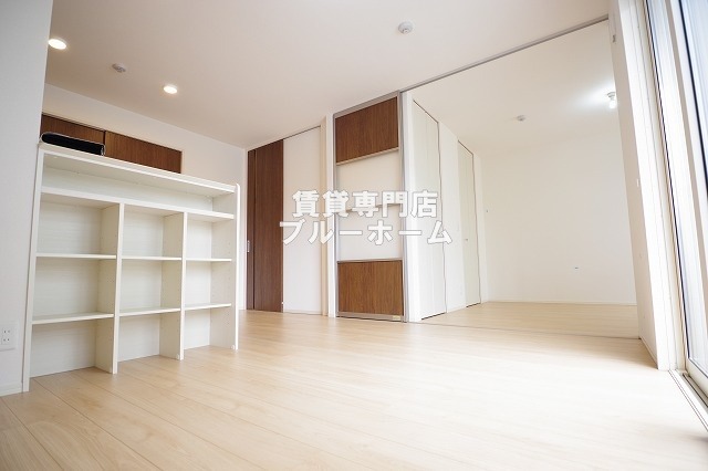 居室・リビング　10.1帖の広いリビング！