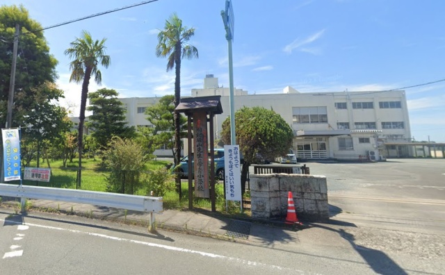 小学校　袋井市立袋井東小学校（小学校）まで2069m