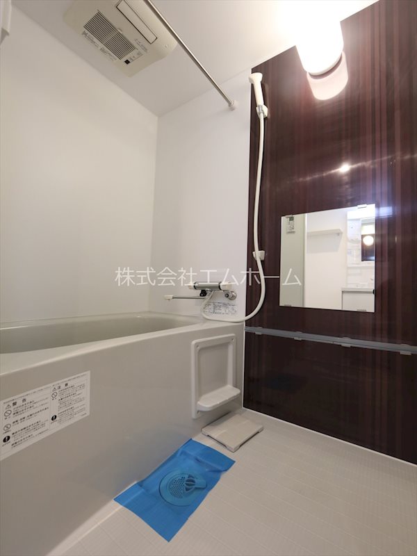 バス・シャワールーム　浴室暖房乾燥機付バス　同仕様写真