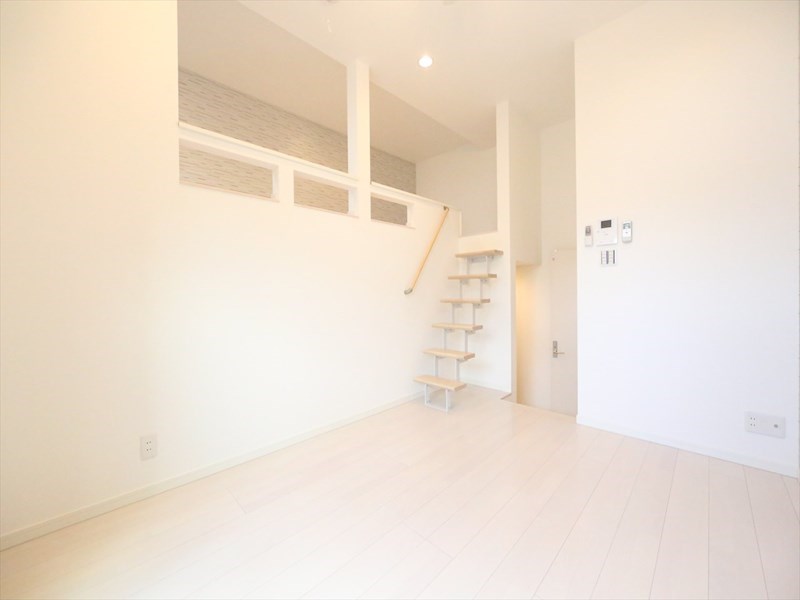 居室・リビング　洋室6.0帖　エアコン付　バルコニーに面しています　同仕様