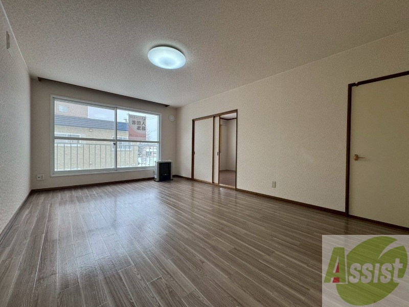 居室・リビング　広くてキレイなお部屋が広がっていて、充実した生活が送れそう。