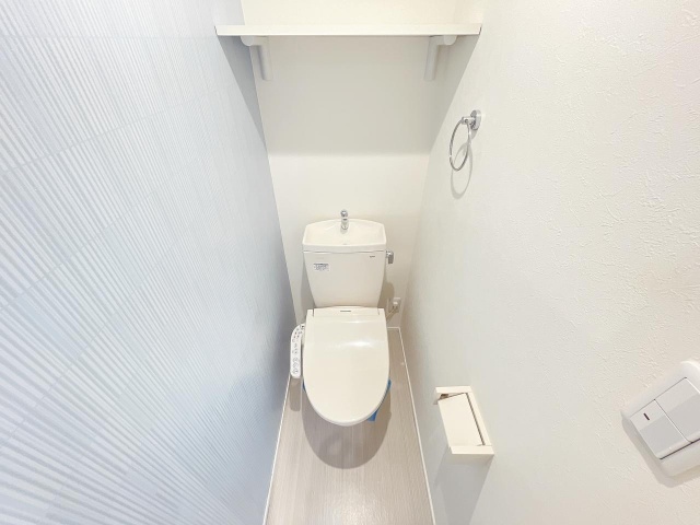 トイレ　お問い合わせはミニミニ徳重店へ。