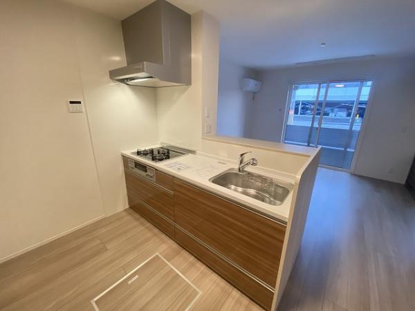 キッチン　３口ガスコンロのシステムキッチン！